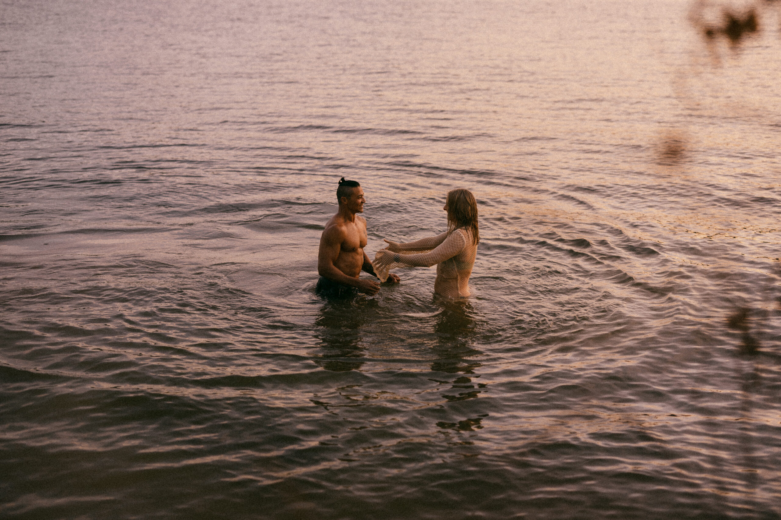 Paddle Board Couple Photoshoot with Mollie Gray Photography on South Coast NSW